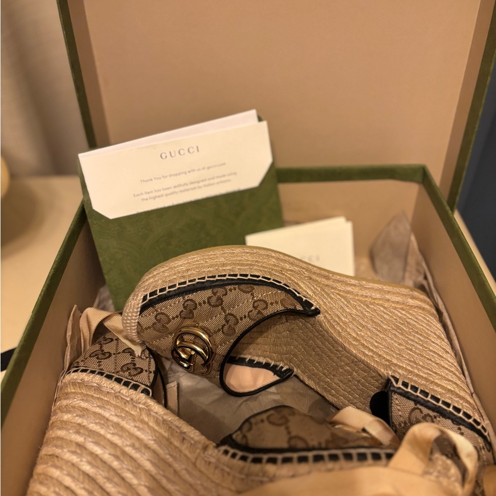 AUTHENTIC Gucci Tan Espadrille Sandals